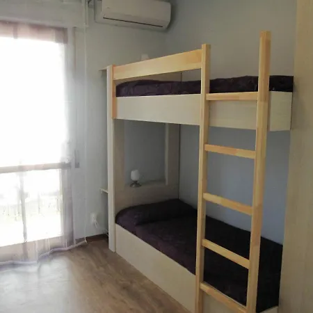 Amazing With Seaview Terrace 아파트 *