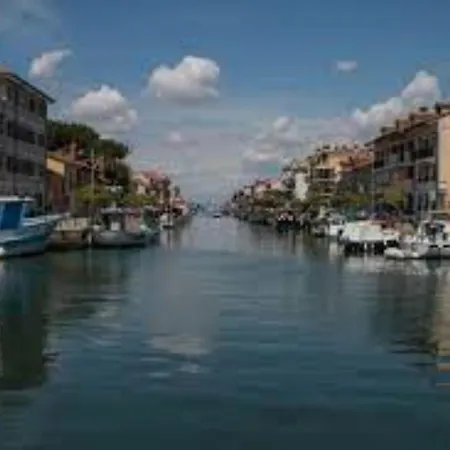 Amazing With Seaview Terrace 아파트 Grado-Pineta