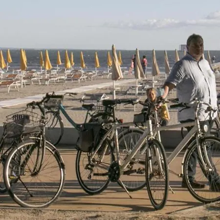 Amazing With Seaview Terrace 아파트